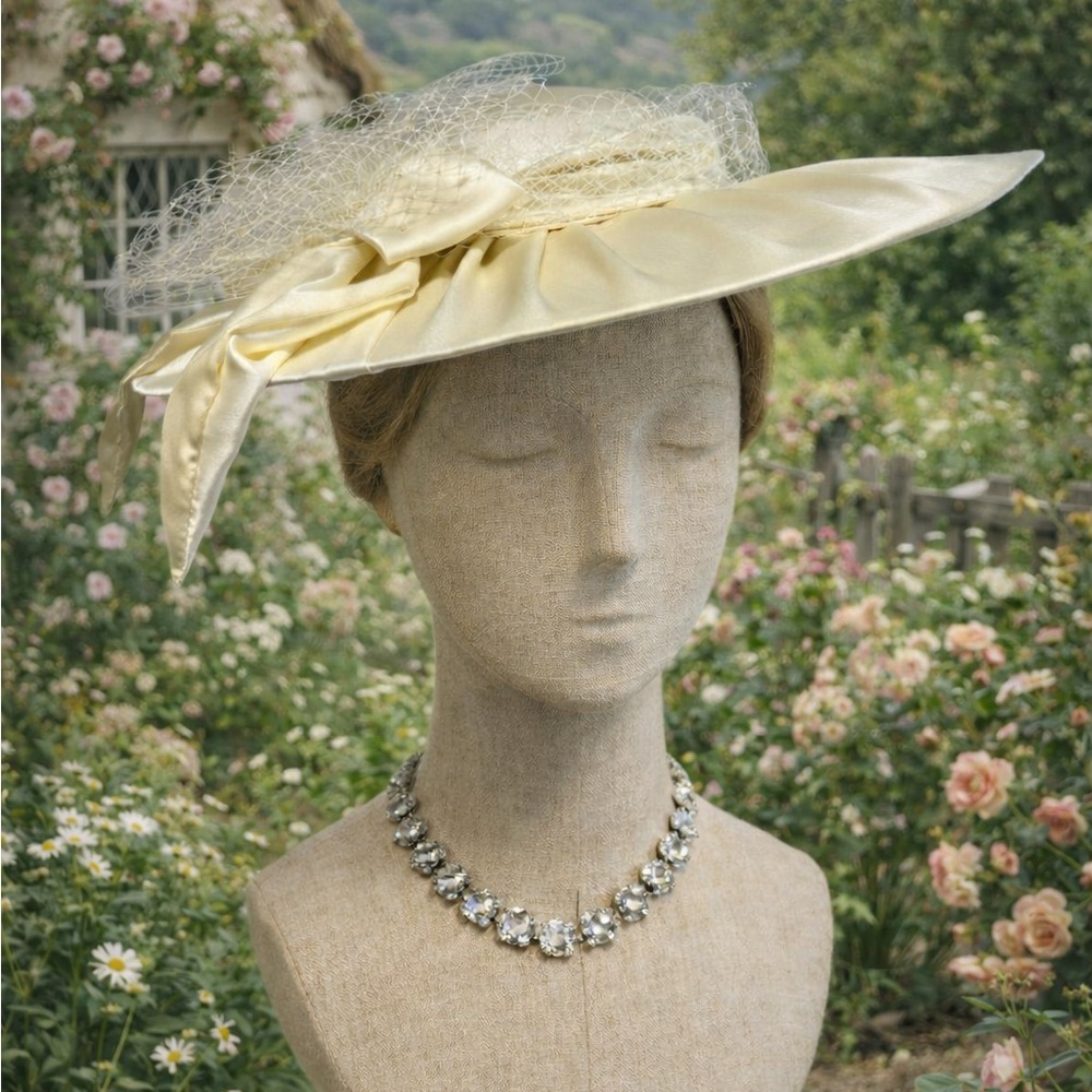 Vintage 1980s Miss Eleanor, Pearl Satin Finish, Bow Wedding Hat